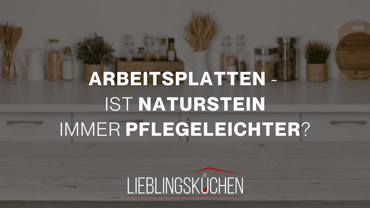 Küchenstudio Ein Bild einer Küche mit der Aufschrift „Abstraktplatten ist Naturstein im Pflegelcher“.