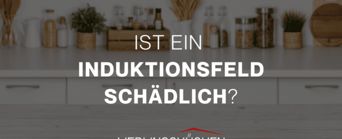 Küchenstudio Eine Küche mit den Worten ist ein indktionfeld schachlich.