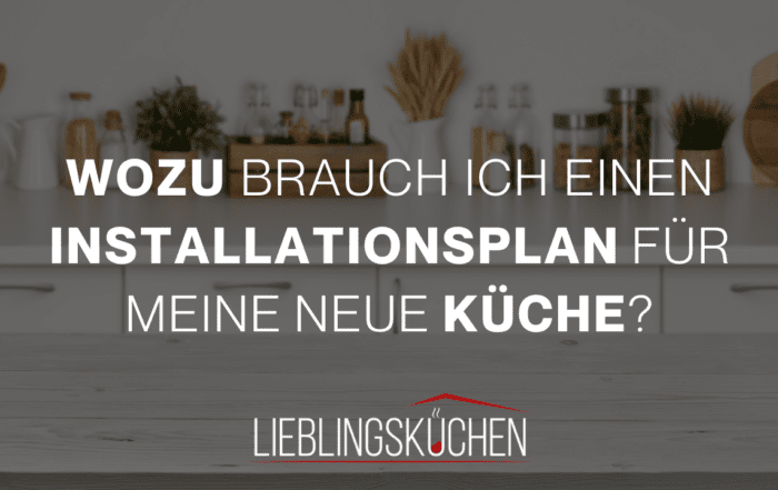 Küchenstudio Eine Küche mit den Worten: Woz bruch o ein Installationsplan für kleine Küche.