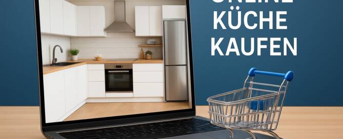 Küchenstudio Auf dem Bildschirm eines Laptops ist ein modernes Küchendesign zu sehen, daneben ein kleiner Einkaufswagen und der Text "ONLINE KÜCHE KAUFEN" auf blauem Hintergrund.