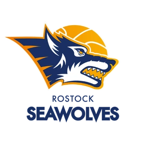 Küchenstudio Logo der Rostock Seawolves mit einem stilisierten Wolfskopf in Blau, Weiß und Orange, mit einem Basketball im Hintergrund und dem Teamnamen darunter – präsentiert in Zusammenarbeit mit Lieblingsküchen Küchenstudio. Küchenstudio Logo der Rostock Seawolves mit einem stilisierten Wolfskopf in Blau, Weiß und Orange, mit einem Basketball im Hintergrund und dem Teamnamen darunter - präsentiert in Zusammenarbeit mit Lieblingsküchen Küchenstudio.